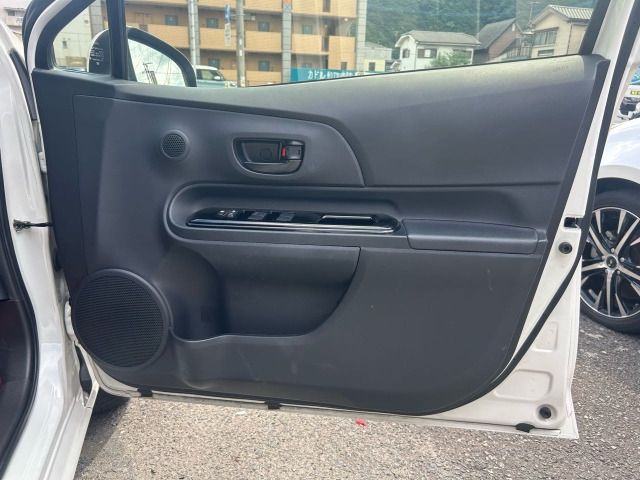 TOYOTA AQUA 2018 Image 31