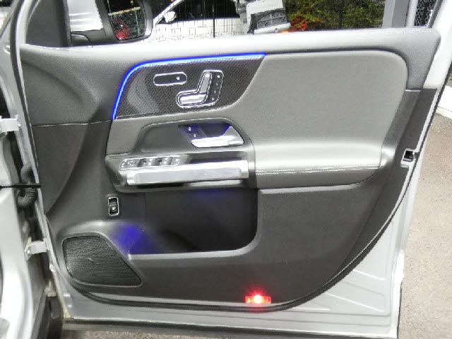 MERCEDES BENZ GLB 2020 Image 31