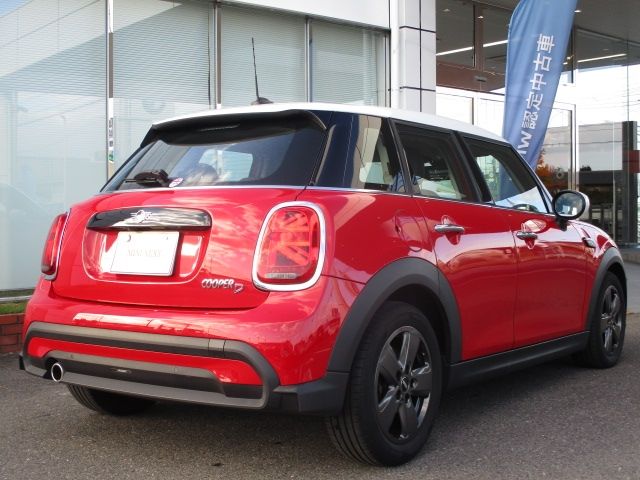 BMW MINI COOPER D 5DOOR 2023 Image 31