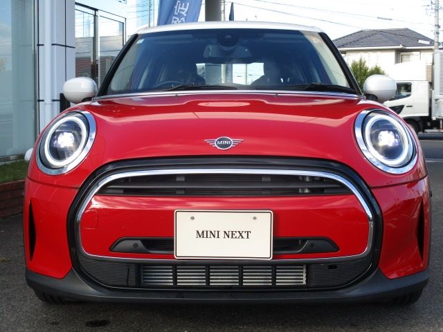 BMW MINI COOPER D 5DOOR 2023 Image 31