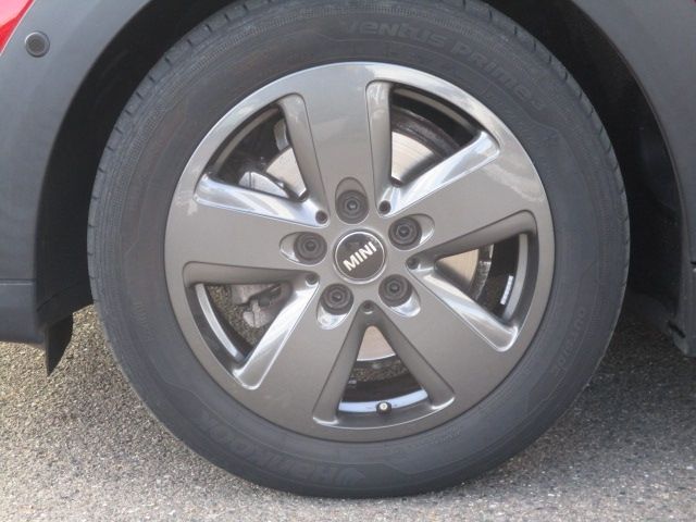 BMW MINI COOPER D 5DOOR 2023 Image 31