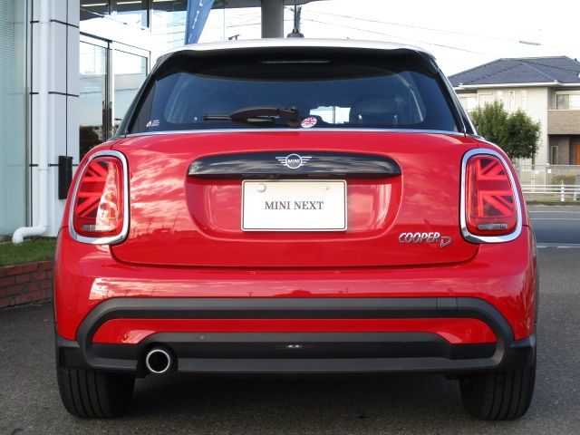 BMW MINI COOPER D 5DOOR 2023 Image 31