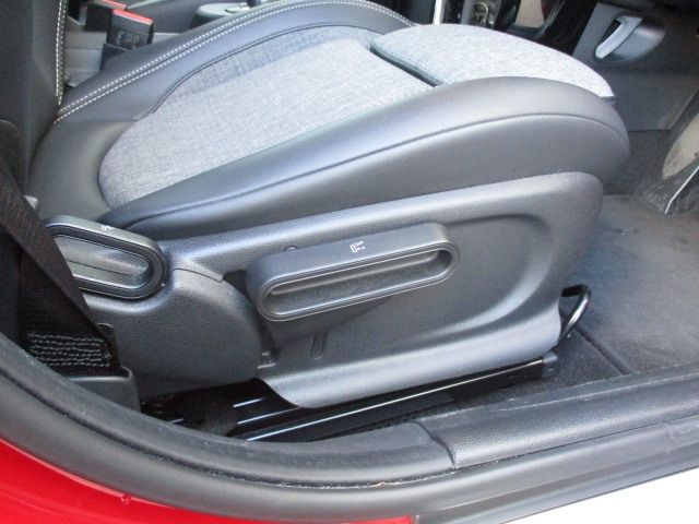 BMW MINI COOPER D 5DOOR 2023 Image 31