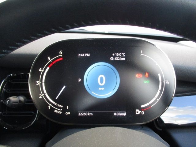 BMW MINI COOPER D 5DOOR 2023 Image 31