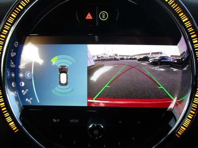 BMW MINI COOPER D 5DOOR 2023 Image 31