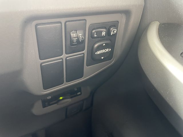 TOYOTA PRIUS 2010 Image 31