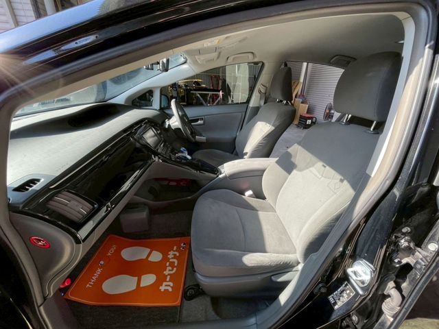 TOYOTA PRIUS 2010 Image 31