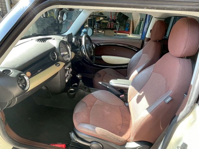 BMW MINI COOPER CLUB 2009 Image 31