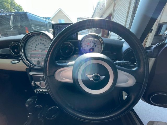 BMW MINI COOPER CLUB 2009 Image 31