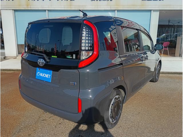 TOYOTA SIENTA HYBRID 2022 Image 31