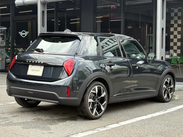 BMW MINI COOPER 5DOOR 2025 Image 31