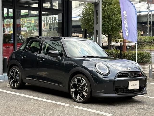 BMW MINI COOPER 5DOOR 2025 Image 31
