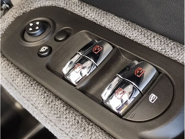 BMW MINI COOPER D CROSSO 2021 Image 31