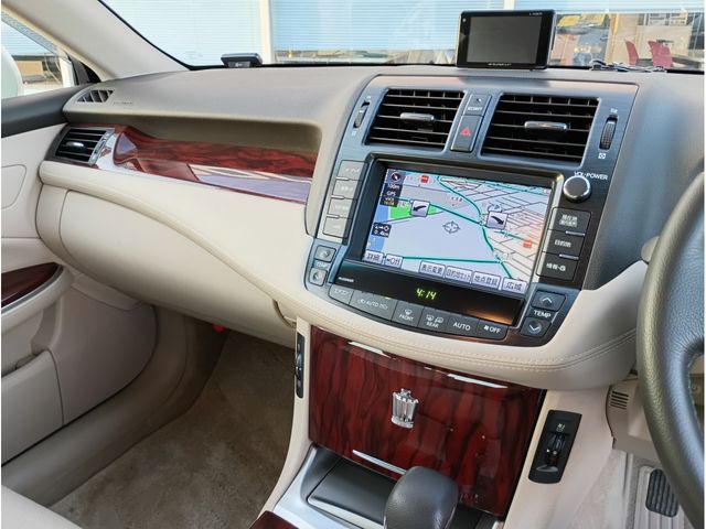 TOYOTA CROWN SEDAN 4WD 2010 Image 31