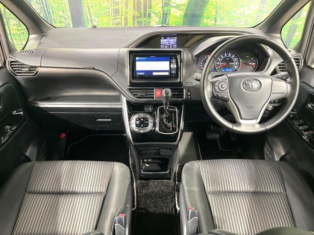 TOYOTA VOXY 2019 Image 31