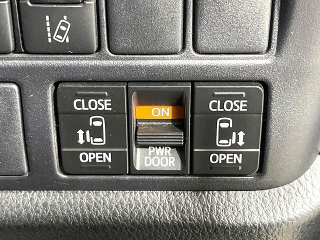 TOYOTA VOXY 2019 Image 31