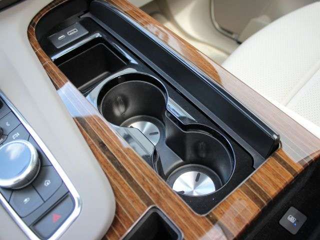 CADILLAC ESCALADE 2022 Image 31