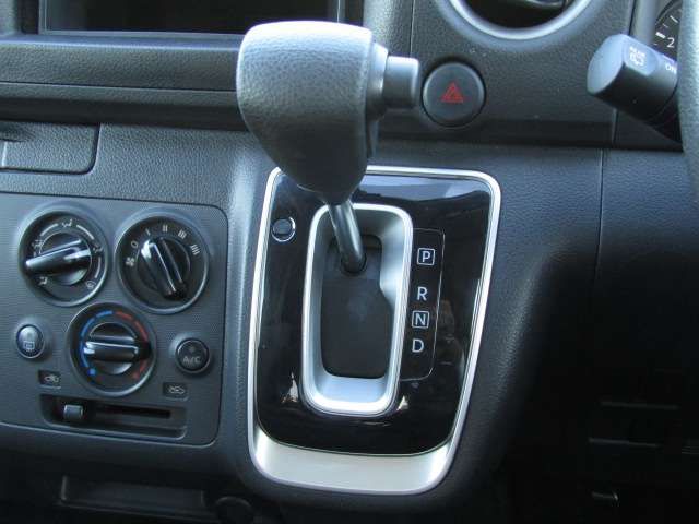 NISSAN NV350 CARAVAN 1.2T 2021 Image 31