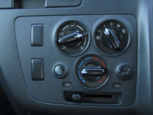 NISSAN NV350 CARAVAN 1.2T 2021 Image 31