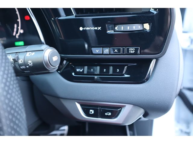 TOYOTA LEXUS RX500H 2023 Image 31