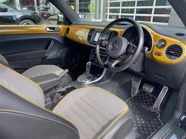 VOLKSWAGEN THE BEETL 2017 Image 31