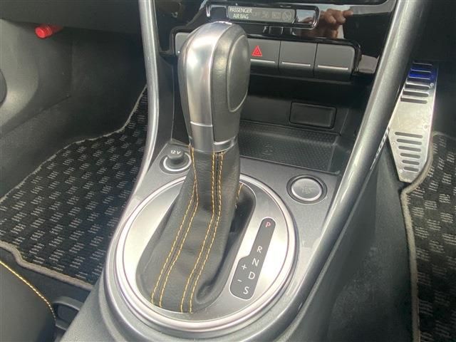 VOLKSWAGEN THE BEETL 2017 Image 31