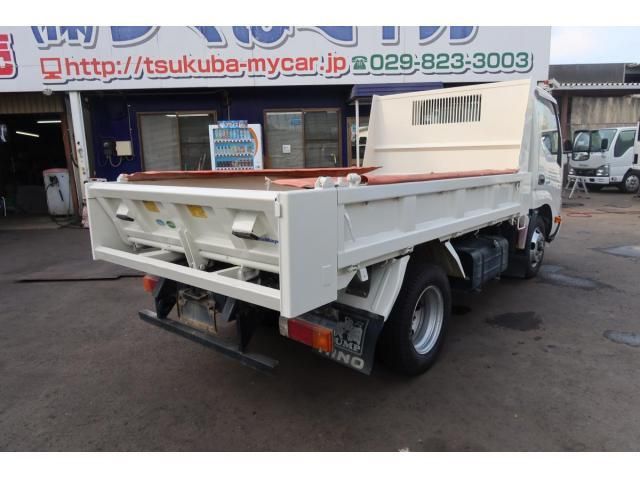 HINO DUTRO 2017 Image 31