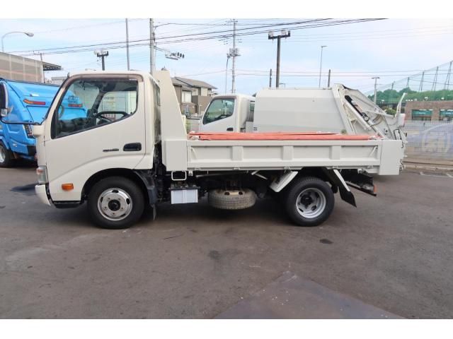 HINO DUTRO 2017 Image 31