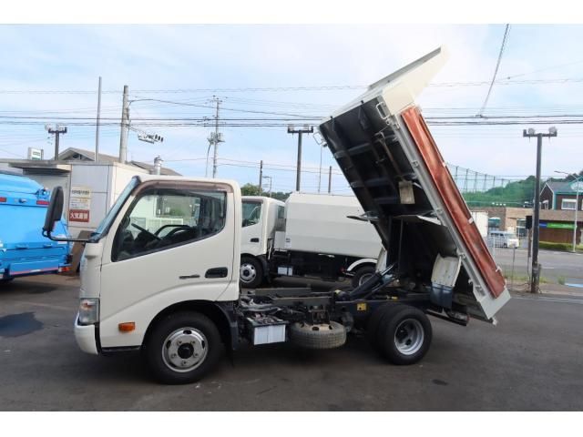 HINO DUTRO 2017 Image 31