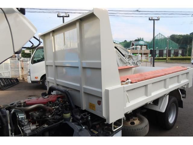 HINO DUTRO 2017 Image 31