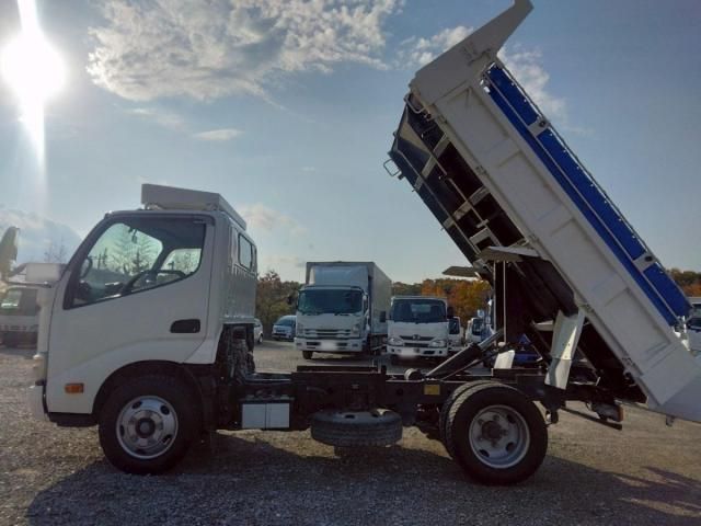 HINO DUTRO 2015 Image 31