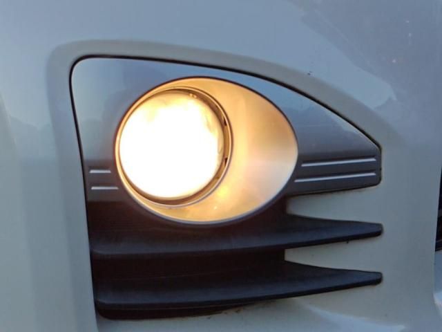 TOYOTA VOXY 2012 Image 31