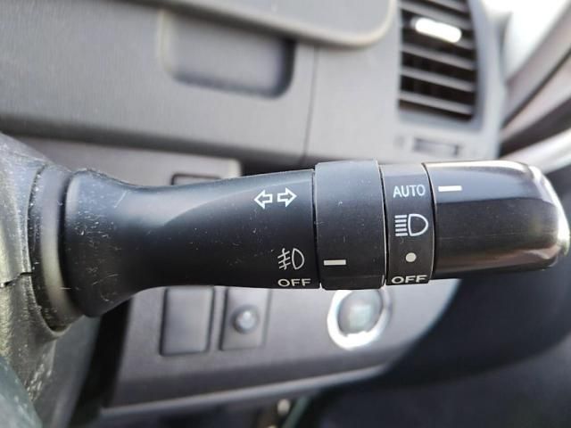 TOYOTA VOXY 2012 Image 31