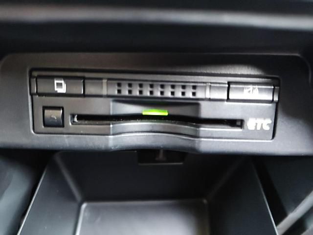 TOYOTA VOXY 2012 Image 31