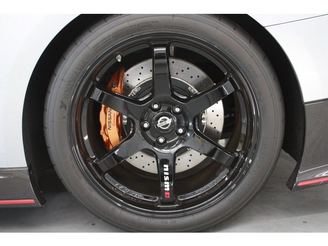 NISSAN GT-R 2017 Image 31