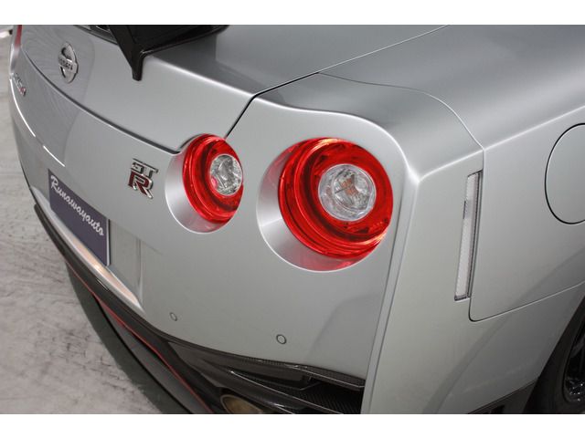 NISSAN GT-R 2017 Image 31