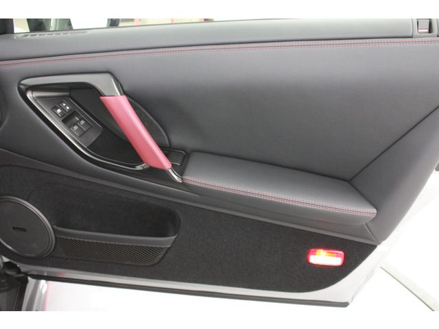 NISSAN GT-R 2017 Image 31