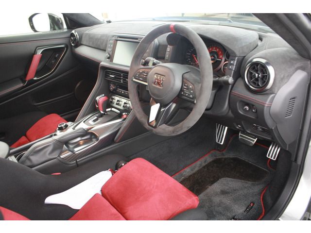 NISSAN GT-R 2017 Image 31