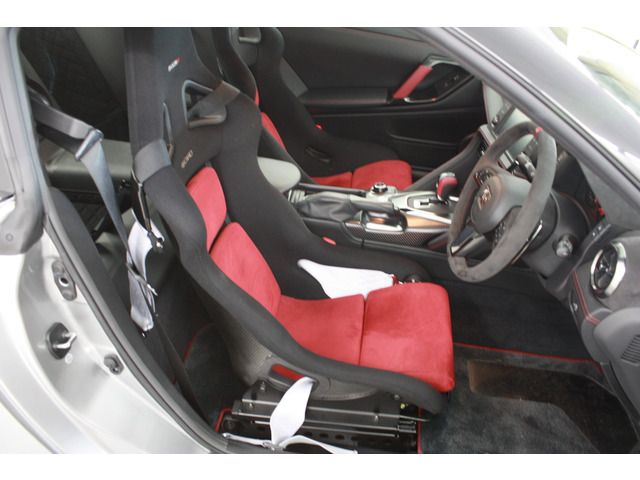 NISSAN GT-R 2017 Image 31