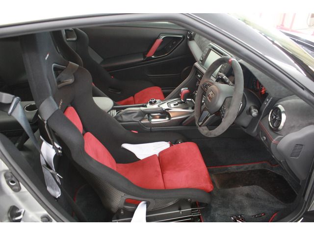 NISSAN GT-R 2017 Image 31