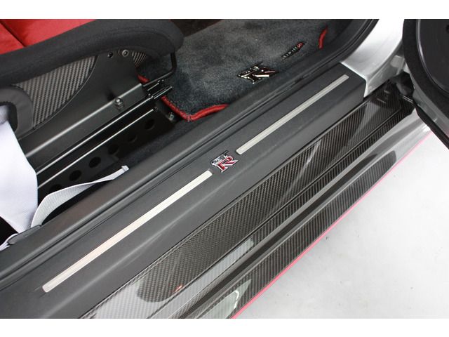 NISSAN GT-R 2017 Image 31