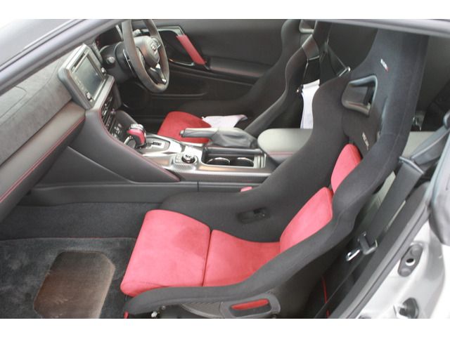 NISSAN GT-R 2017 Image 31