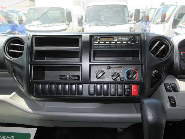 TOYOTA DYNA 2015 Image 31