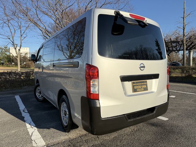 NISSAN NV350 CARAVAN 4WD 2014 Image 31