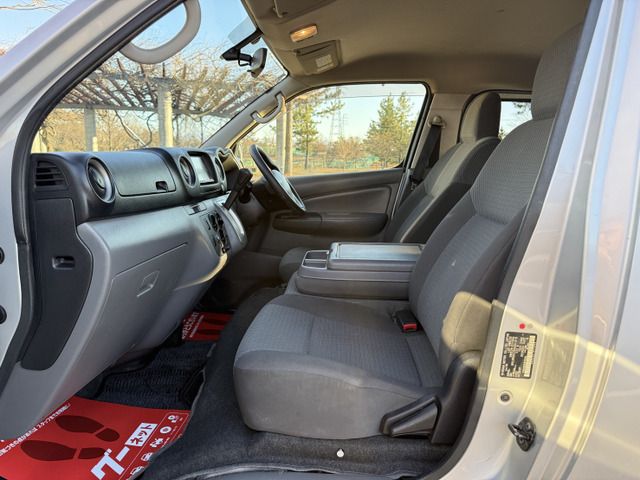 NISSAN NV350 CARAVAN 4WD 2014 Image 31