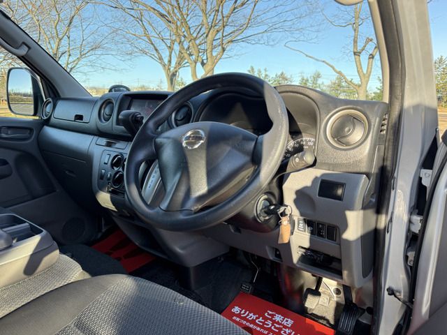 NISSAN NV350 CARAVAN 4WD 2014 Image 31
