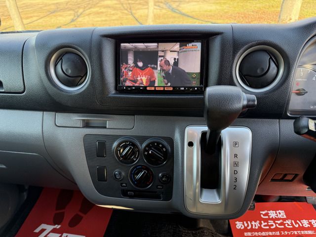 NISSAN NV350 CARAVAN 4WD 2014 Image 31