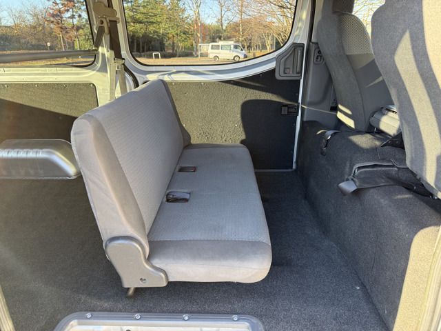 NISSAN NV350 CARAVAN 4WD 2014 Image 31