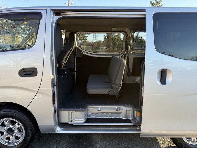 NISSAN NV350 CARAVAN 4WD 2014 Image 31