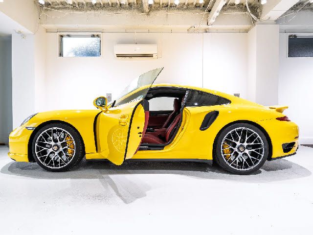 PORSCHE 911 2014 Image 31